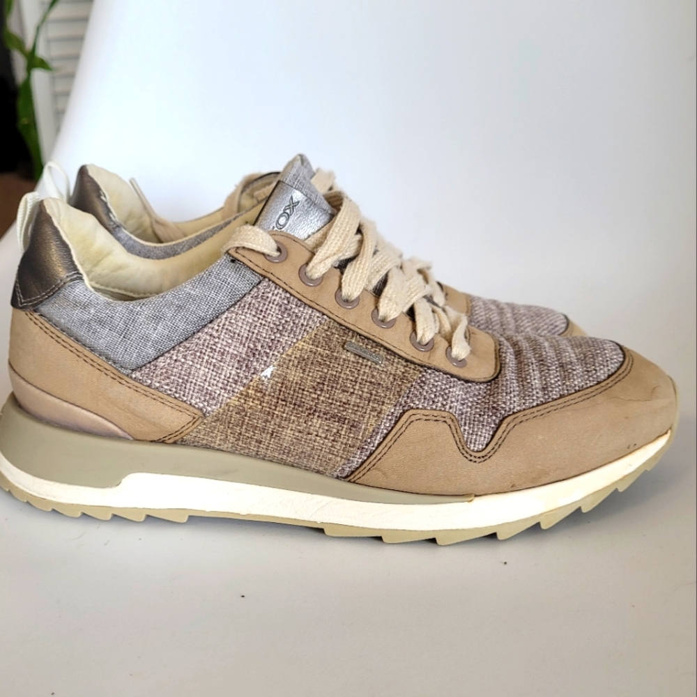 Geox respira sneakers Size 8 but fits 7, 7.5